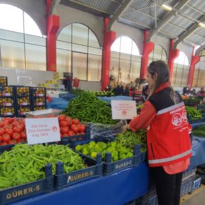 Pazarda Aile Temalı Farkındalık Çalışması Gerçekleştirildi. - fotoğraf 1