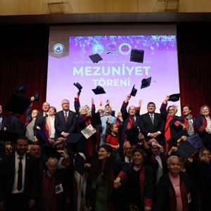 Aile ve Sosyal Hizmetler Bakanımız Göktaş, Sinop’ta 3. Yaş Üniversitesi’nin mezuniyet törenine katıldı - fotoğraf 2
