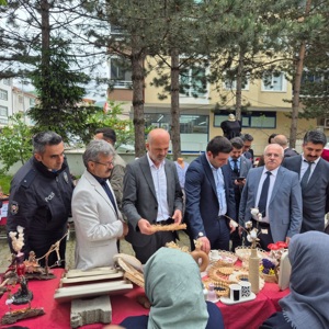 Ladik Huzurevi’nde El Emeği Sergisi Ziyaretçilerle Buluştu - fotoğraf 1