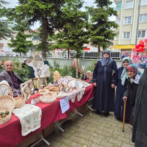 Ladik Huzurevi’nde El Emeği Sergisi Ziyaretçilerle Buluştu - fotoğraf 3