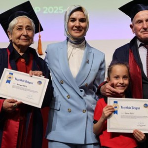 Aile ve Sosyal Hizmetler Bakanımız Göktaş, Sinop’ta 3. Yaş Üniversitesi’nin mezuniyet törenine katıldı - fotoğraf 1