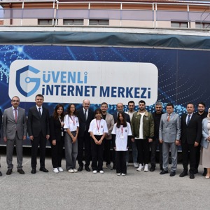 ÇEKOMFEST 3. Geleneksel Bilim ve Teknoloji Şenliği'nde Çocuklarımızla Gurur Duyduk - fotoğraf 2