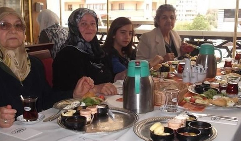 Şehit Yakınları ve Gaziler Dairesi Başkanlığı Anneler Gününde Şehit Annelerine Özel, Kahvaltı Programı Düzenledi.