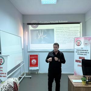 Çocuk İstismarı ile Mücadele ve Çocuklara Mahremiyet  konusunda  eğitim düzenlenmiştir. - fotoğraf 2