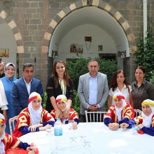 Özel Gereksinimli Bireylerimiz İle Koro, Şiir ve Folklor Etkinliğimizi Gerçekleştirdik. - fotoğraf 1