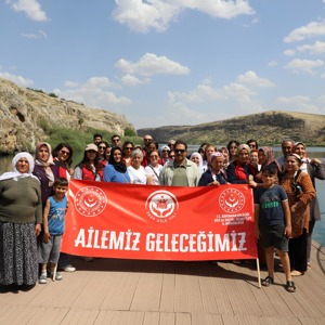  Kızılin Vadisi'nde “Ailemiz Geleceğimiz” Pankartımızı Açtık - fotoğraf 1