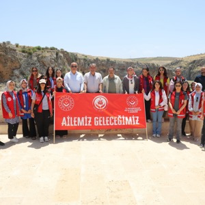  Kızılin Vadisi'nde “Ailemiz Geleceğimiz” Pankartımızı Açtık - fotoğraf 3