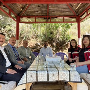 İl Müdürümüz Salih KAYA Uludere İlçesindeki Şehit aileleri ve Gazileri Ziyaret etti - fotoğraf 4