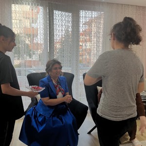 2025 Aile Yılı kapsamında; Kurban Bayramı vesilesiyle İl Müdürümüz Sayın Emine BÖÇKÜN, Geleceğimizin Teminatı olan Çocuklarımız ve Kıymetli Personelimizle Bayramlaştı. - fotoğraf 4