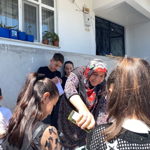 Bayram Sevinci Mahalle Mahalle Paylaşıldı - fotoğraf 2