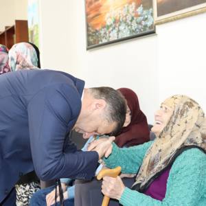Valimiz Sayın Mustafa Yavuz ve Eşi Süreyya Yavuz Hanımefendi'den Anlamlı Ziyaret. - fotoğraf 3