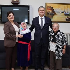 Valimiz Sayın Mustafa Yavuz ve Eşi Süreyya Yavuz Hanımefendi'den Anlamlı Ziyaret. - fotoğraf 1