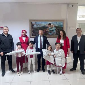Safranbolu Biriz Kreş İradecileri Ve Çocukları İl Müdürümüze 23 Nisanda Yapacakları Programın Davetiyesini Taktim Ettiler. - fotoğraf 3