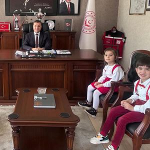 Safranbolu Biriz Kreş İradecileri Ve Çocukları İl Müdürümüze 23 Nisanda Yapacakları Programın Davetiyesini Taktim Ettiler. - fotoğraf 4