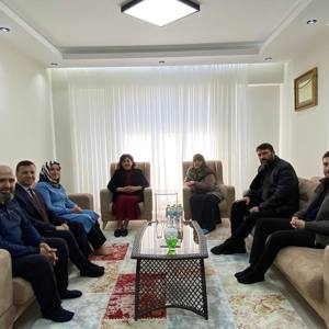  Valimiz Sayın Mustafa Yavuz'un Eşi Süreyya Yavuz Hanımefendi, İl Müdürümüz Abdurrahman Bilgiç Eşi Nurhan Bilgiç'den Anlamlı Ziyaret.     - fotoğraf 1