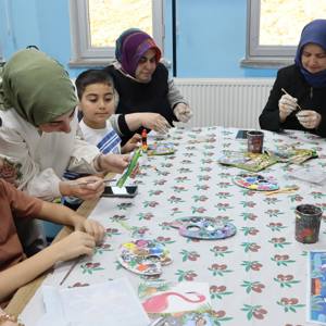 Safranbolu Gençlik Merkezi'nde Anne Ve Çocuklarımıza Yönelik "Mum Yapımı Atölyesi" Etkinliği Gerçekleştirildi. - fotoğraf 6