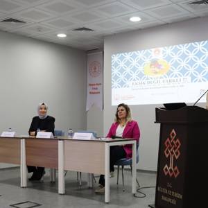 AileYılı Kapsamında "Farklı Bir Pencere: Otizm" Konulu Söyleşi Programı Düzenlendi. - fotoğraf 4