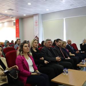 AileYılı Kapsamında "Farklı Bir Pencere: Otizm" Konulu Söyleşi Programı Düzenlendi. - fotoğraf 14