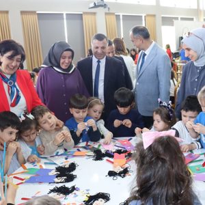 AileYılı kapsamında Çocuklara Yönelik "Ailemle Okuyorum" Kültür ve Sanat Etkinliği Programı Dünlendi. - fotoğraf 7