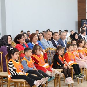 AileYılı kapsamında Çocuklara Yönelik "Ailemle Okuyorum" Kültür ve Sanat Etkinliği Programı Dünlendi. - fotoğraf 16