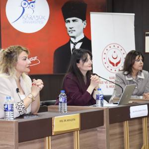 AileYılı Faaliyetleri Kapsamında "Çocuk Dünyasına Yolculuk" Söyleşisi Düzenlendi. - fotoğraf 5