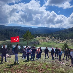  Aile Yılına Özgü Farkındalık Çalışmaları Kapsamında "Doğanın Kalbine Ailece Adımlar" Yürüyüşü Düzenlendi. - fotoğraf 3