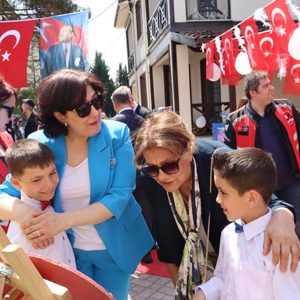 Süreyya Yavuz Hanımefendi Çocuklarımızla 23 Nisan Sevincini Paylaştı. - fotoğraf 6