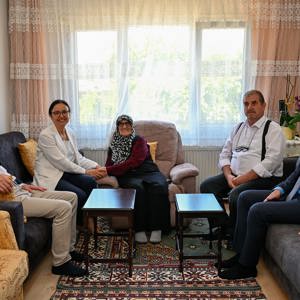 Valimiz Dr. Hülya Kaya ve İl Müdürümüz Arif Laçin'den Şehit Aileleri ve Gazimize Bayram Ziyareti - fotoğraf 1