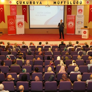 ADANA AİLE VE SOSYAL HİZMETLER İL MÜDÜRLÜĞÜMÜZ VE ADANA BÜYÜK AİLE PLATFORMU İŞBİRLİĞİNDE DÜZENLENEN “DİJİTAL ÇAĞDA AİLE OLMAK” KONULU KONFERANS - fotoğraf 2