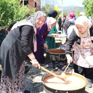 İl Müdürümüz Abdurrahman Bilgiç Hıdırellez Bayramında Mahalle Sakinleriyle Bir araya Geldi. - fotoğraf 5