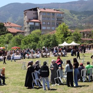 İl Müdürümüz Abdurrahman Bilgiç Hıdırellez Bayramında Mahalle Sakinleriyle Bir araya Geldi. - fotoğraf 6
