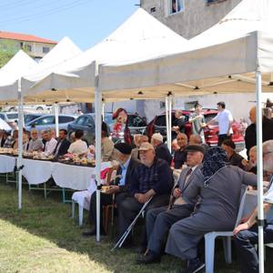 İl Müdürümüz Abdurrahman Bilgiç Hıdırellez Bayramında Mahalle Sakinleriyle Bir araya Geldi. - fotoğraf 7