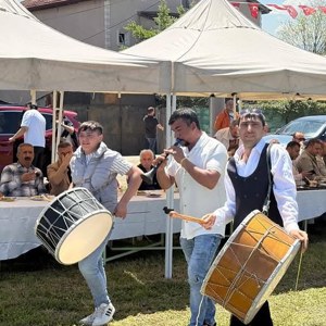 İl Müdürümüz Abdurrahman Bilgiç Hıdırellez Bayramında Mahalle Sakinleriyle Bir araya Geldi. - fotoğraf 12