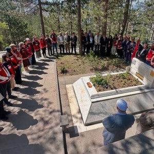 Kurban Bayramını Vesilesiyle Şehitlik Ziyareti Gerçekleştirildi - fotoğraf 2