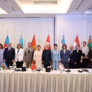 Bakanımız Göktaş, "Güçlü Aileler, Güçlü Toplumlar: TDT Ülkelerinde Aileyi Destekleyici Politikalar" yan etkinliğinde konuştu - fotoğraf 5