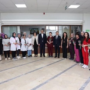 Valimiz Sayın Mustafa Yavuz Karabük Yücel Huzurevi'ndeki  Annelerimizin Anneler Günü'nü Kutladı - fotoğraf 1