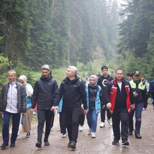  Aile Yılı Etkinlikleri Kapsamında Doğa Yürüyüşü Düzenlendi - fotoğraf 12