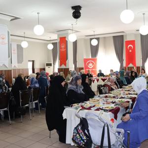 Anneler Günü'nde Şehitlerimizin Anneleri İle Buluşuldu - fotoğraf 4