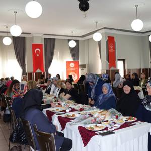 Anneler Günü'nde Şehitlerimizin Anneleri İle Buluşuldu - fotoğraf 3
