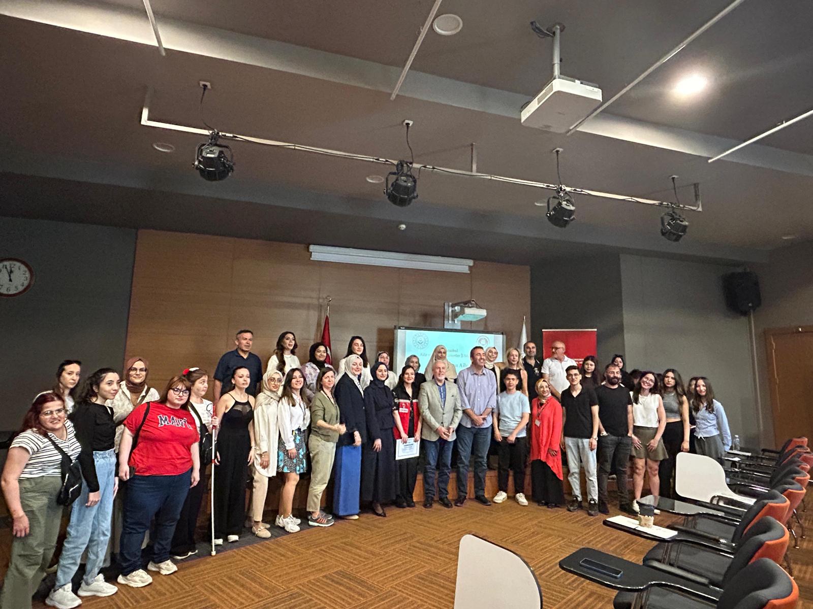 2025 Aile Yılı Kapsamında 3 Haziran "Koruyucu Aile Günü" Kapsamında Üsküdar Üniversitesi'nde Tanıtım Programı Gerçekleştirilmiştir.