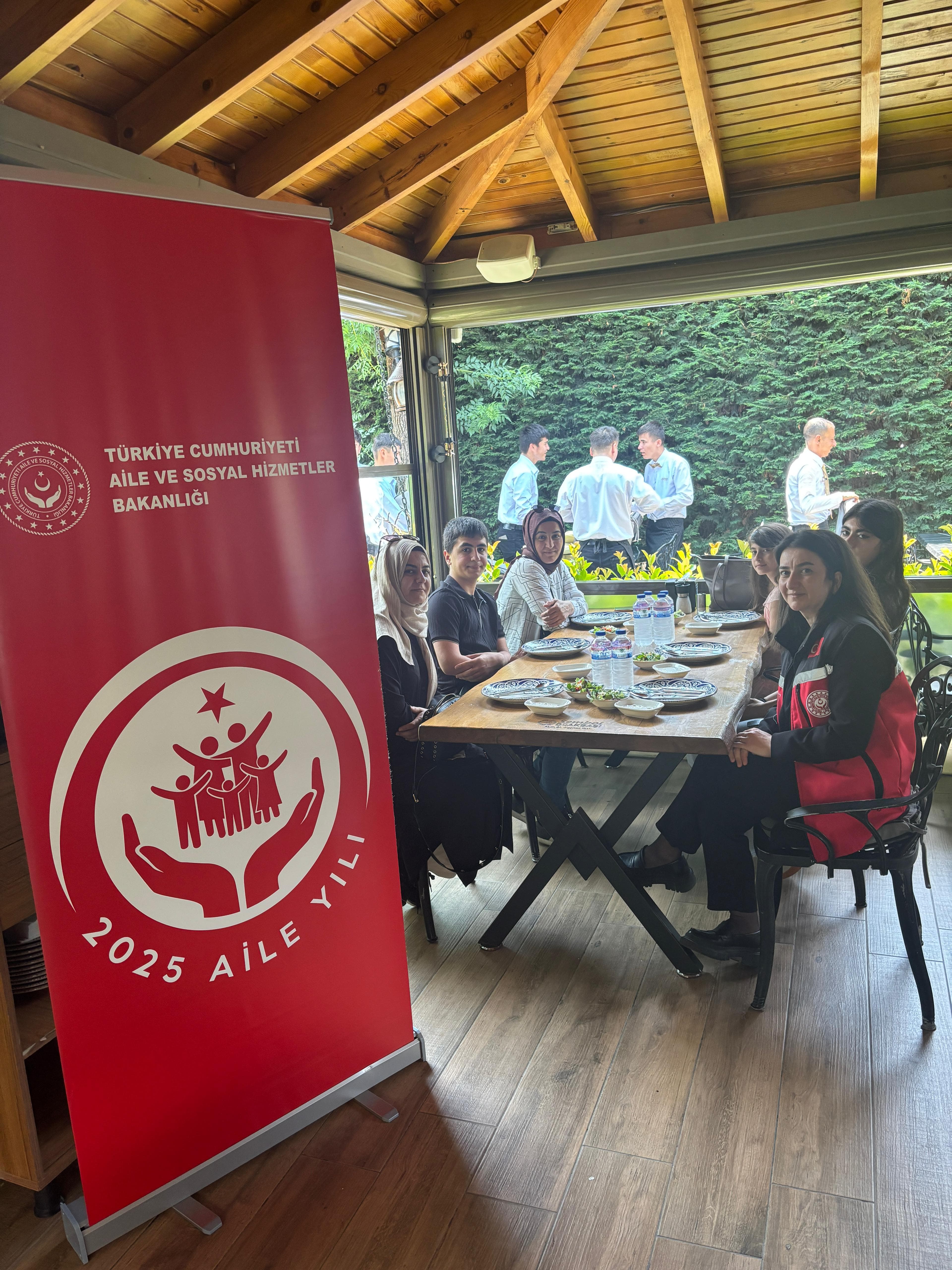 2025 Aile Yılı Kapsamında "Ailemiz Geleceğimiz, Değerlerimiz" Mottosuyla, Kıymetli Şehit Yakınlarımızın ve Gazilerimizin Aileleri Bir Araya Gelmiştir.