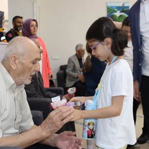 Minik Yüreklerden Anlamlı Ziyaret. - fotoğraf 7