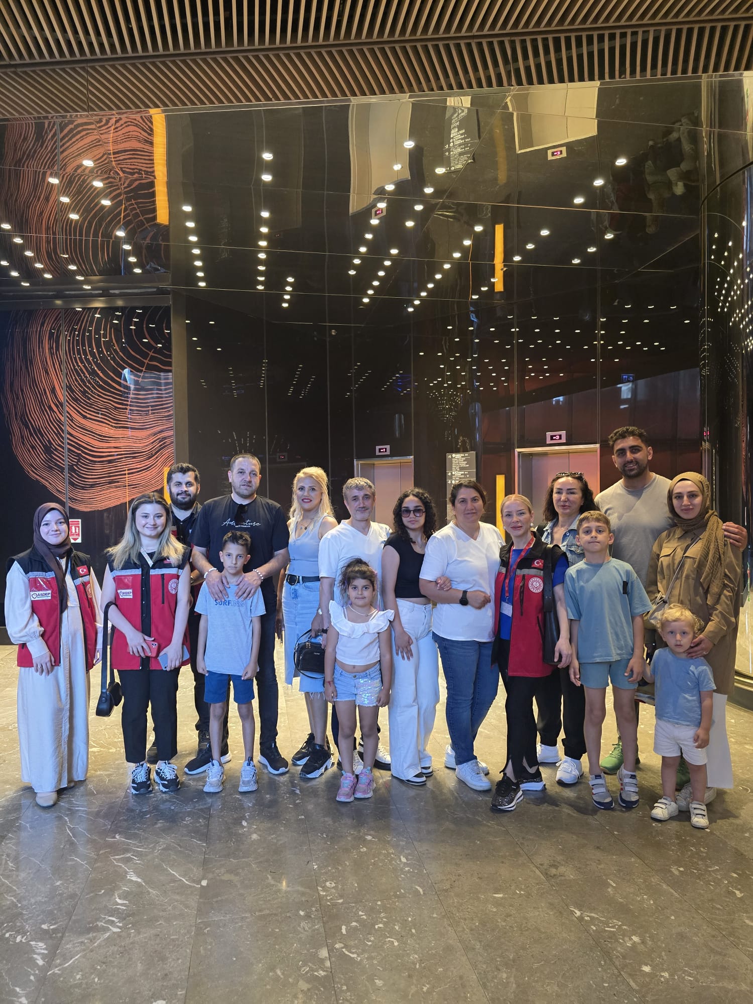 Aziz Şehitlerimizin ve Kahraman Gazilerimizin Bizlere Emaneti Kıymetli Çocuklarımız için "Papagenolar ile Büyülü Bir Gün" Opera Etkinliği Gerçekleştirdik.