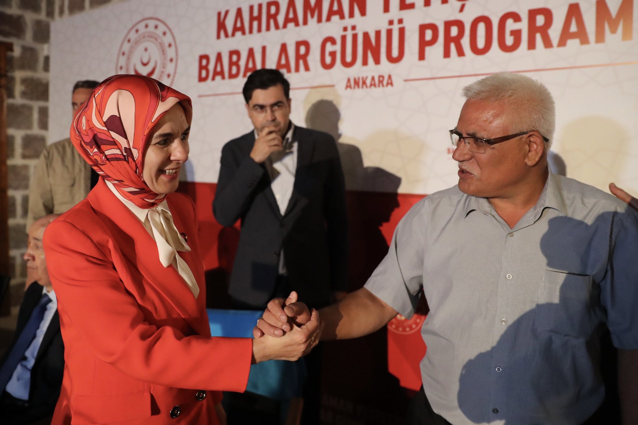 Göktaş, aziz şehitlerimizin kıymetli babaları ve kahraman gazilerimizle bir araya geldi. - fotoğraf 1