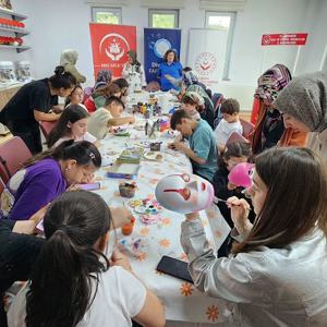  Aile Yılı'na Özel Sanat Atölyesi Etkinliği Gerçekleştirildi. - fotoğraf 5