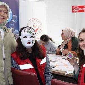  Aile Yılı'na Özel Sanat Atölyesi Etkinliği Gerçekleştirildi. - fotoğraf 8