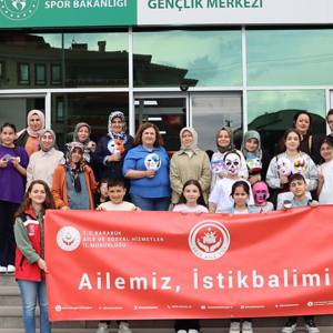  Aile Yılı'na Özel Sanat Atölyesi Etkinliği Gerçekleştirildi. - fotoğraf 1