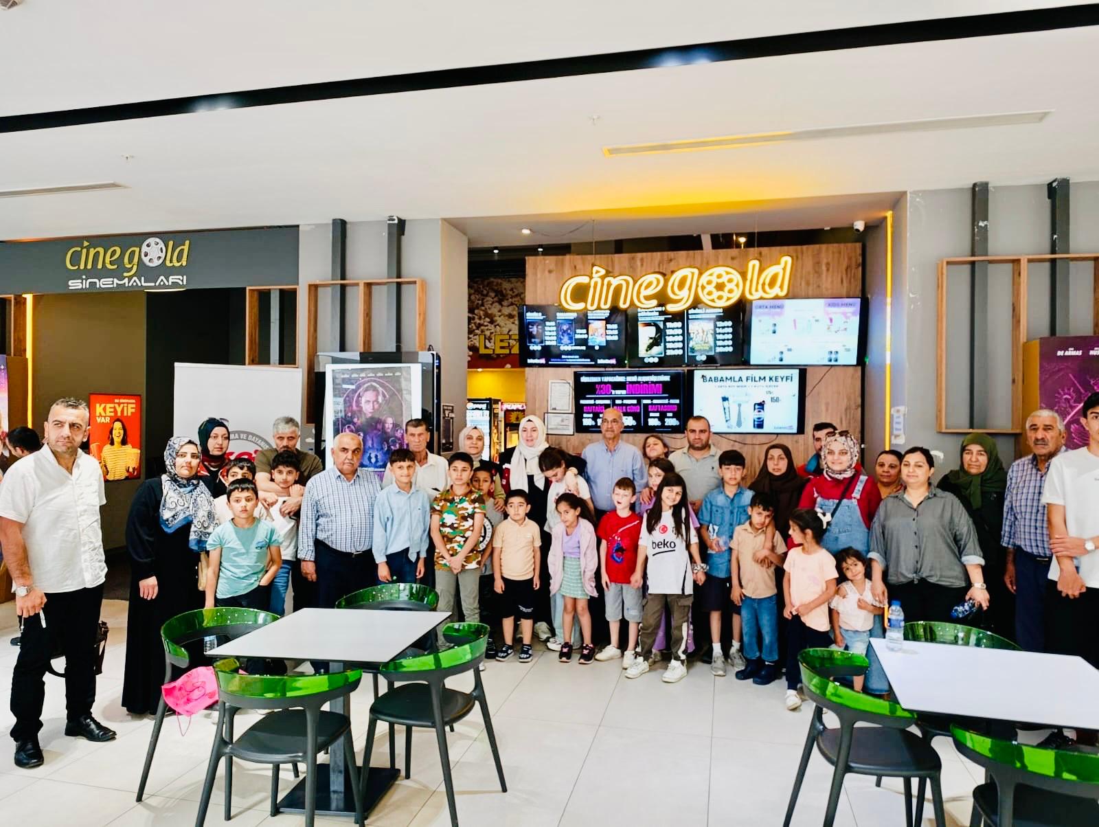 Babalar Günü Münasebetiyle Şehit babalarımız, Gazilerimiz ve Çocuklarımız ile Birlikte Sinema Etkinliği Gerçekleştirilmiştir.