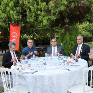 İl Müdürlüğü Koordinasyonunda Babalar Gününe Özel Akşam Yemeği Programı Yapıldı. - fotoğraf 9