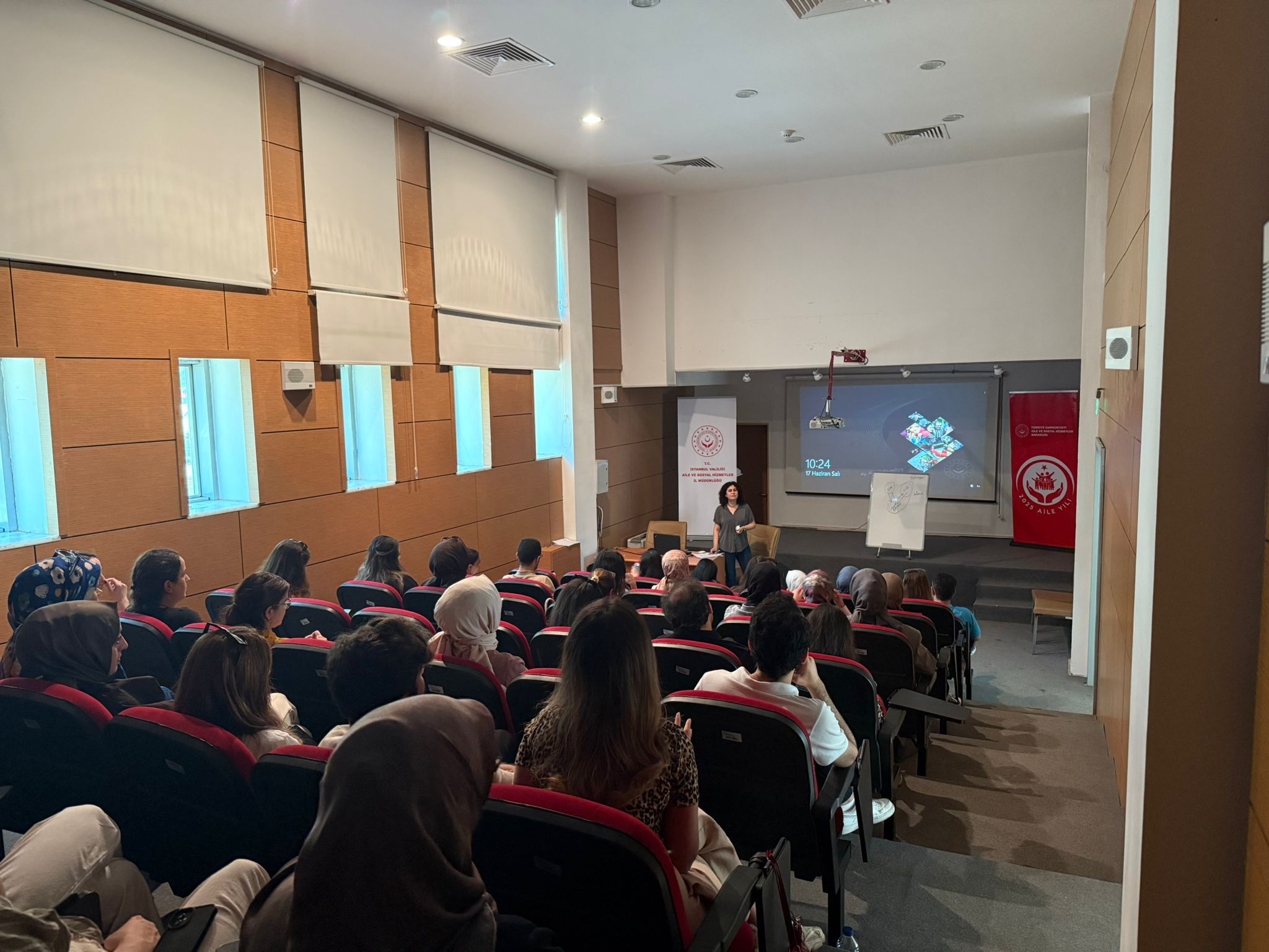 Aile Danışmanlığında Terapistin Konumu Başlıklı Eğitim Gerçekleştirilmiştir.